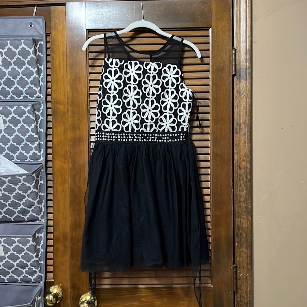 Formal dress girls size 16 nwot
